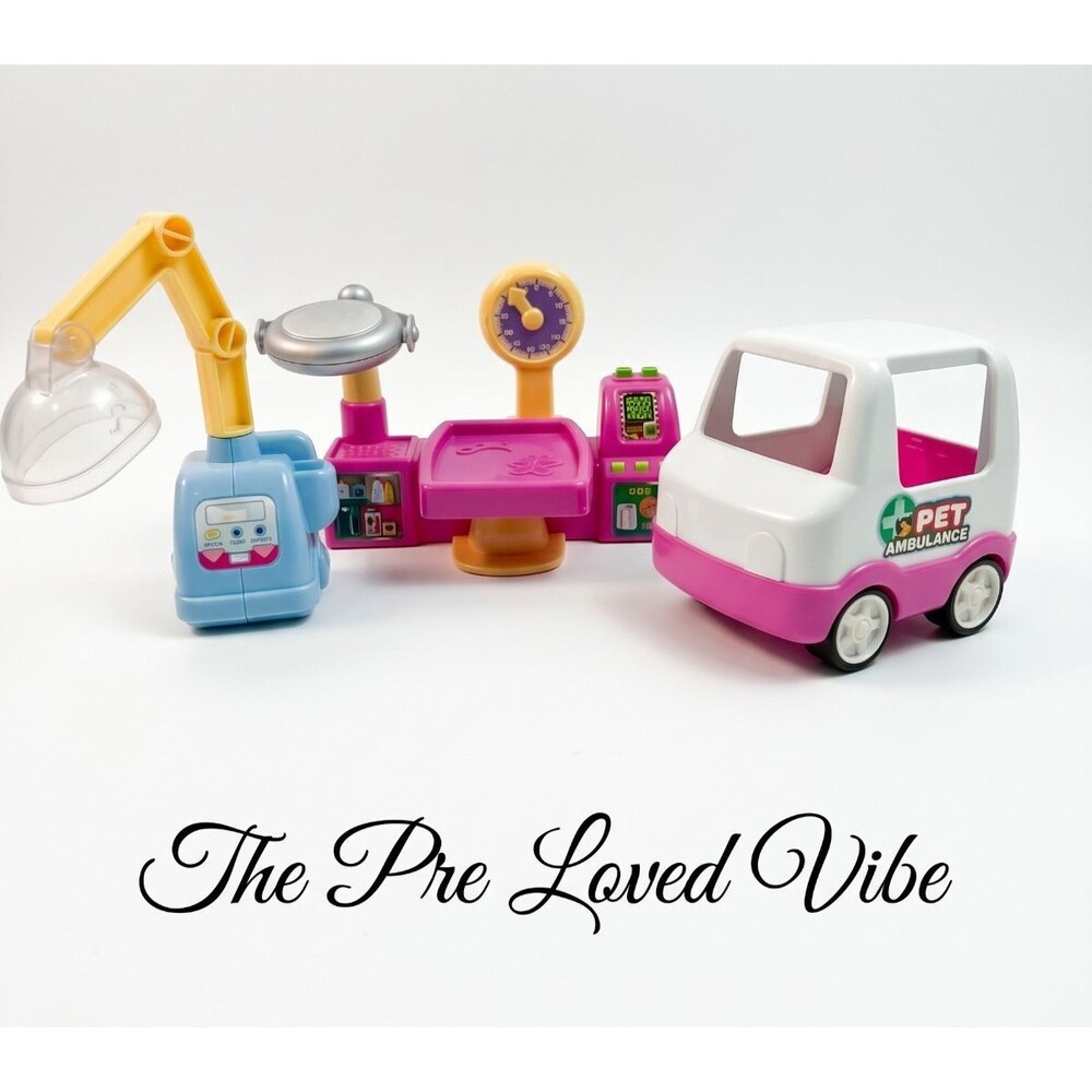 Little Pals Toy Collection Lovely Pets Playlet 44919 Pet Ambulance No Dogs